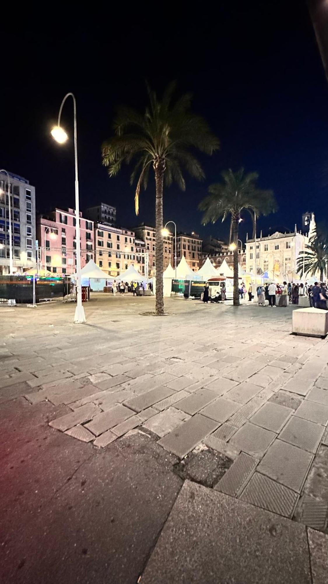 Centro Storico Caruggi 2Min Acquario Pellicceria Superior Loft Palazzo Rolli Apartment Genoa Luaran gambar
